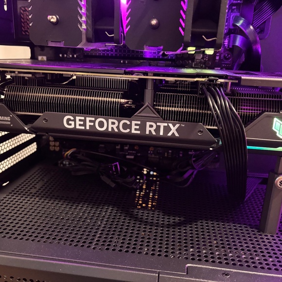 GeForce RTX 4060 Ti 8GB - Picture 1 of 3